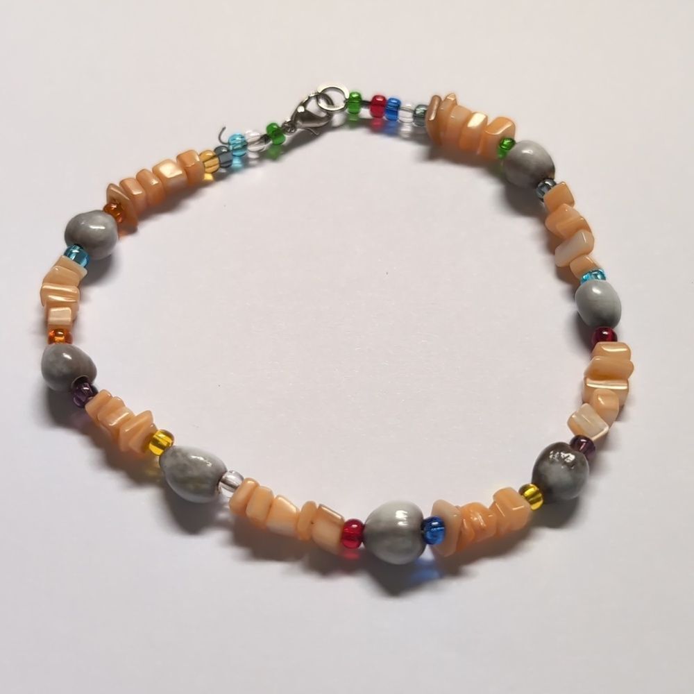 11 Peach Chipped Mother of Pearl Multicolor Beaded Tennis Bracelet‎